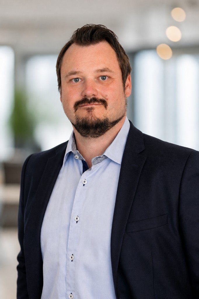 Porträt von Christof Hausladen, Webentwickler und Inhaber von HC-Media.